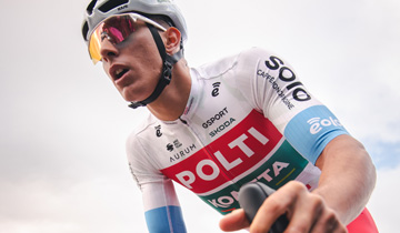 Camisola oficial da equipa Polti Kometa 2024