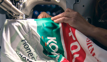 Camisola oficial da equipa Polti Kometa 2024