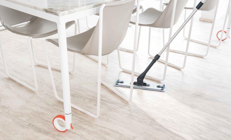 Comment nettoyer votre intérieur avec le balai vapeur sans fil Moppy ?