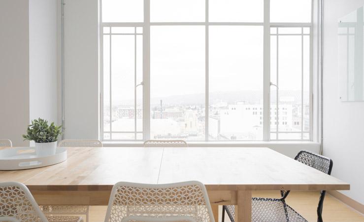 Comment nettoyer sa maison rapidement : les outils indispensables du nettoyage quotidien