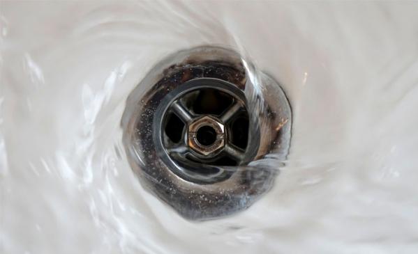 Limpeza ecológica dos esgotos domésticos