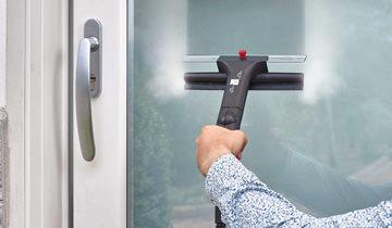 Vetri e specchi puliti e splendenti.